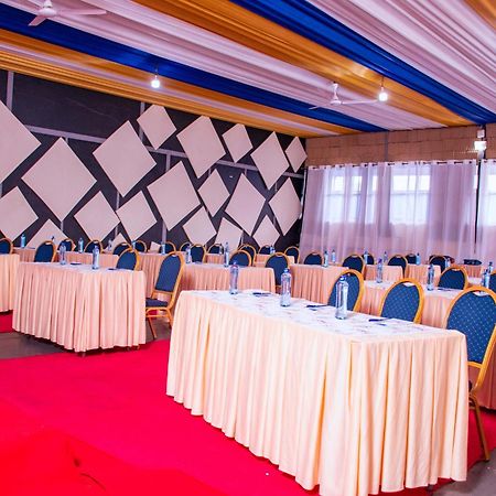 Buraha Zenoni Hotel And Resort Nakuru Exterior photo