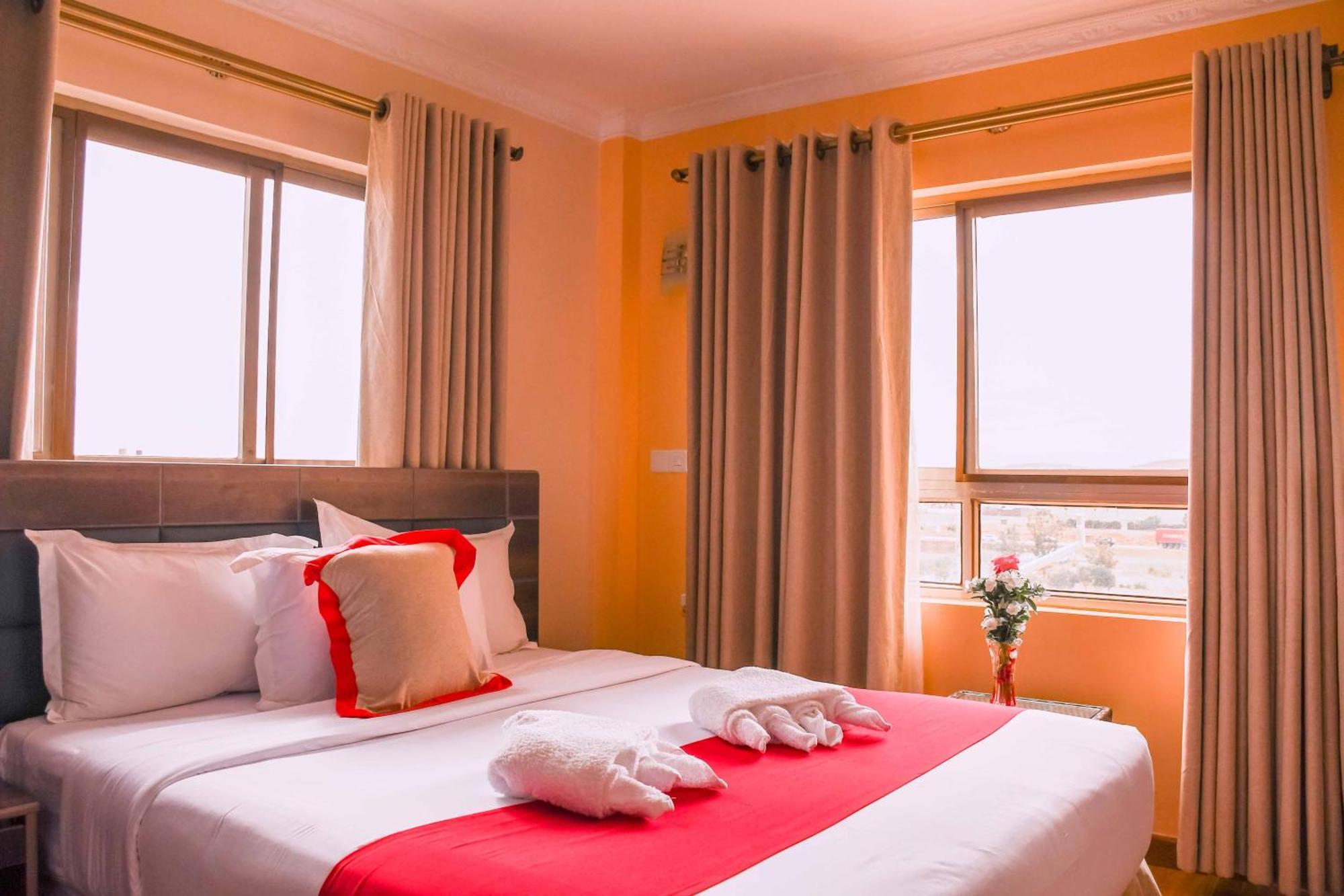 Buraha Zenoni Hotel And Resort Nakuru Exterior photo