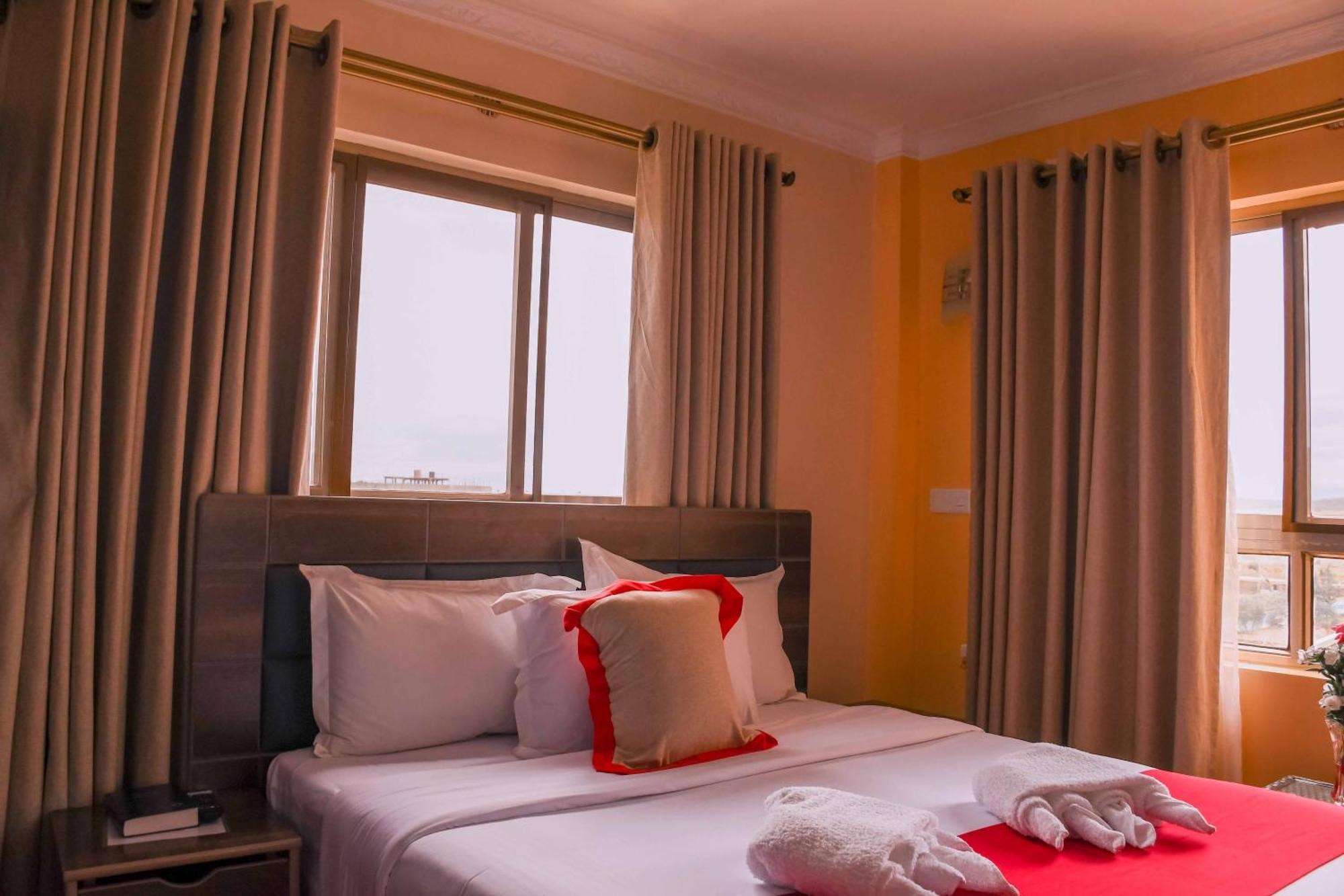 Buraha Zenoni Hotel And Resort Nakuru Exterior photo