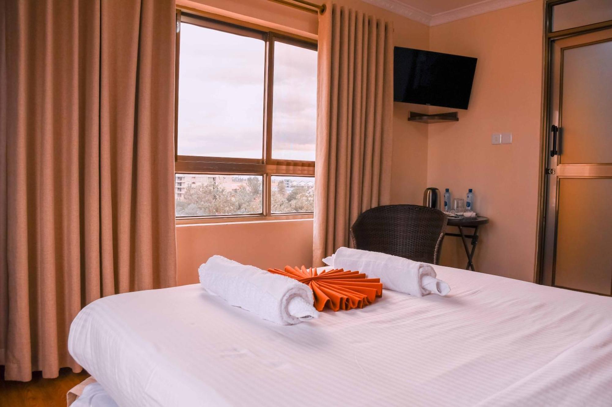 Buraha Zenoni Hotel And Resort Nakuru Exterior photo