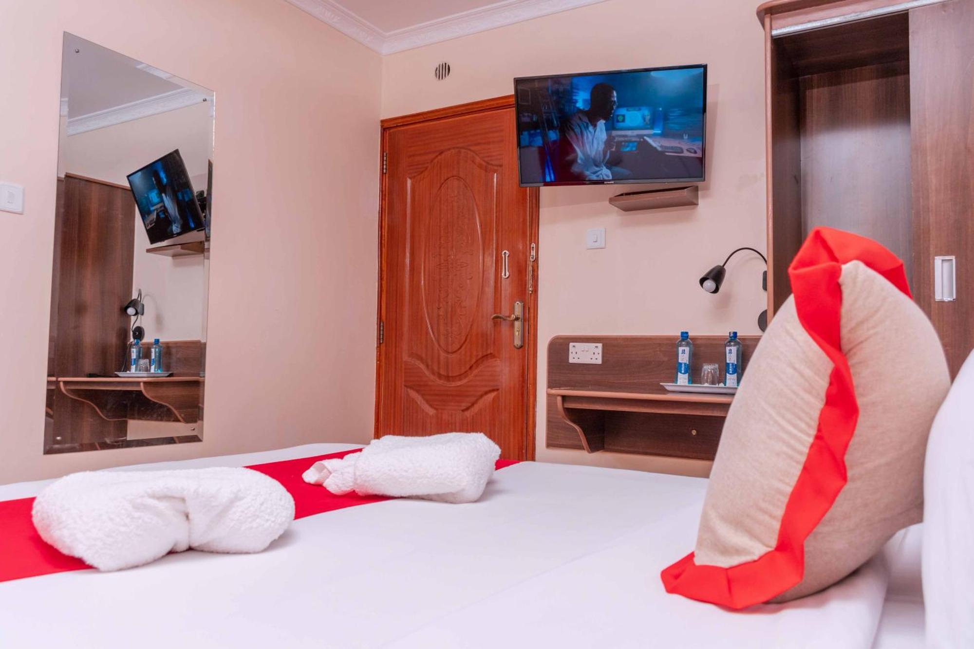 Buraha Zenoni Hotel And Resort Nakuru Exterior photo