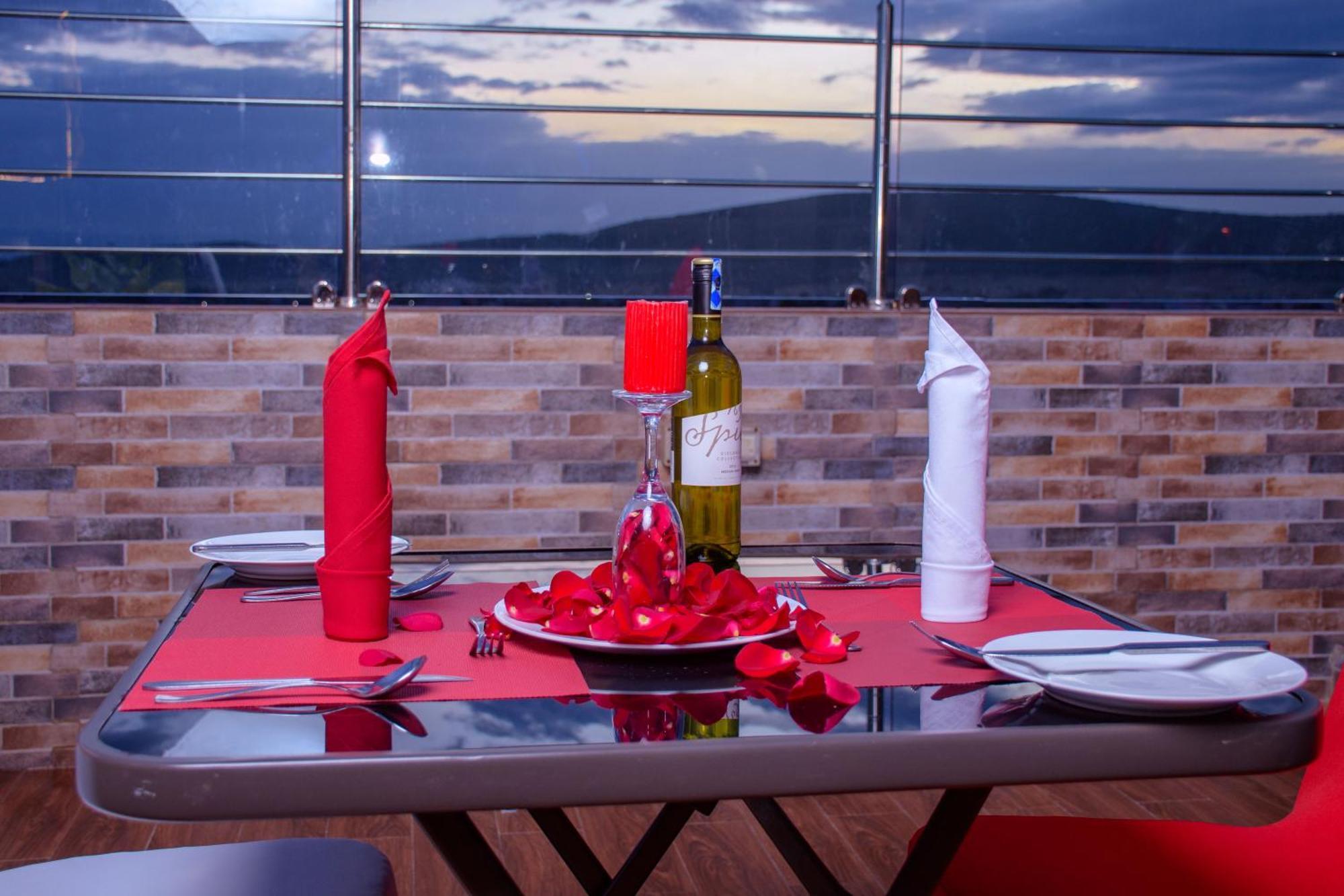 Buraha Zenoni Hotel And Resort Nakuru Exterior photo